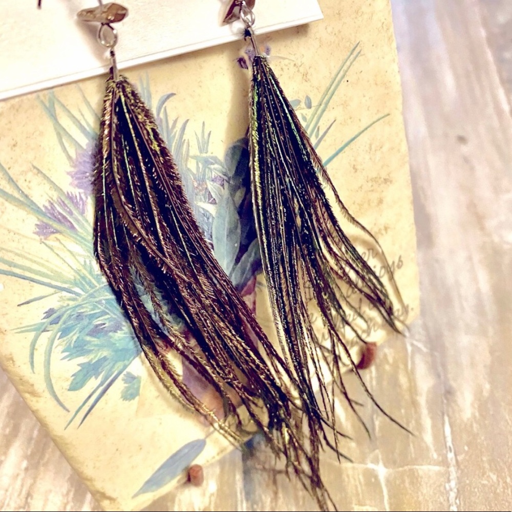 NWT 👉$5 W/Purchase NINE & CO BY NINE WEST | Lightweight Feather Earrings Gift